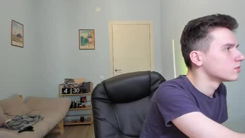 Snapshot of scooby_r chatting on 02/27/25, 08:17 Thomas brunette and Alex blond online show from 02/27/25, 08:17