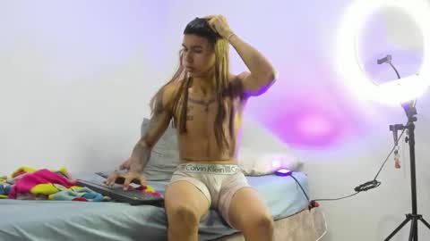 Snapshot of scook_gray chatting on 05/14/26, 09:43 scook_gray online show from 05/14/26, 09:43