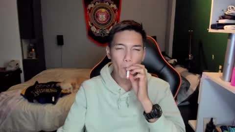 Snapshot of scorphoenix chatting on 10/17/25, 09:17 Not Angelo online show from 10/17/25, 09:17