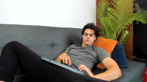 scott_delta online show from 02/16/25, 01:14