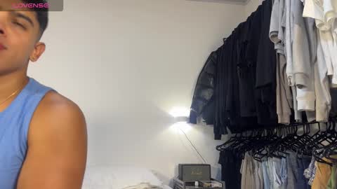 Snapshot of scott_flintt chatting on 10/30/25, 02:35 Andrew Flintt online show from 10/30/25, 02:35