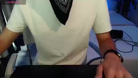 Snapshot of scott_traviis01 chatting on 09/22/25, 09:39 Scott online show from 09/22/25, 09:39