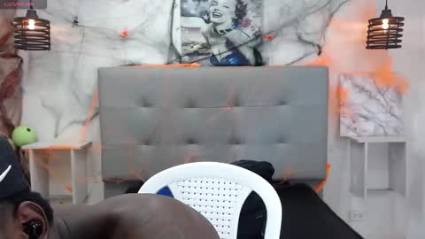 Snapshot of scottdamar chatting on 10/31/25, 06:09 Damar online show from 10/31/25, 06:09