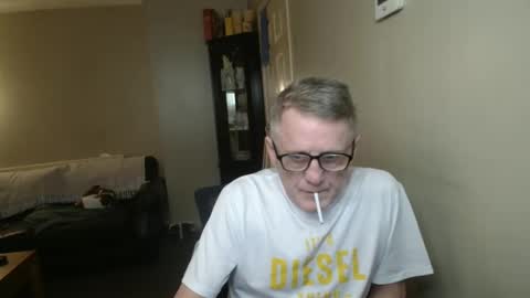 Snapshot of scottsman214 chatting on 09/27/25, 06:35 James online show from 09/27/25, 06:35