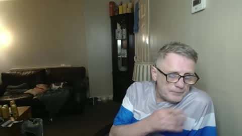 Snapshot of scottsman214 chatting on 09/28/25, 08:36 James online show from 09/28/25, 08:36