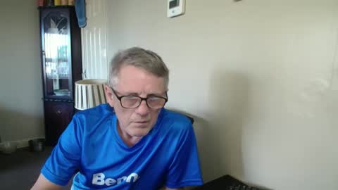 Snapshot of scottsman214 chatting on 10/23/25, 09:41 James online show from 10/23/25, 09:41