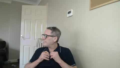 Snapshot of scottsman214 chatting on 11/05/25, 10:48 James online show from 11/05/25, 10:48