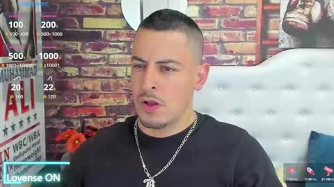 Snapshot of scotty_music chatting on 09/27/25, 01:32 Ricardo online show from 09/27/25, 01:32