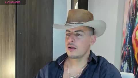 Snapshot of scotty_music chatting on 11/01/25, 01:51 Ricardo online show from 11/01/25, 01:51