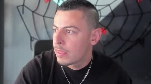 Snapshot of scotty_music chatting on 11/01/25, 04:20 Ricardo online show from 11/01/25, 04:20