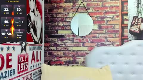 Snapshot of scotty_music chatting on 11/13/25, 01:59 Ricardo online show from 11/13/25, 01:59