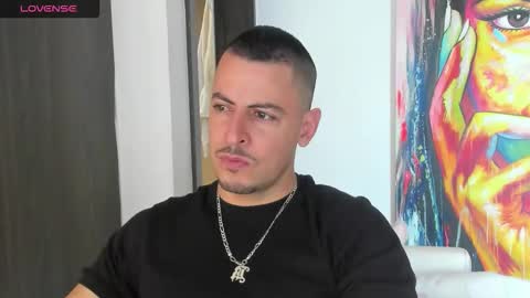 Snapshot of scotty_music chatting on 11/23/25, 02:39 Ricardo online show from 11/23/25, 02:39