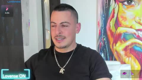 Snapshot of scotty_music chatting on 11/24/25, 09:03 Ricardo online show from 11/24/25, 09:03