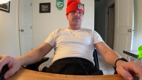 Snapshot of scottybeam chatting on 01/14/25, 01:17 Scotty online show from 01/14/25, 01:17