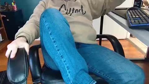 Snapshot of scottyglaze chatting on 11/01/25, 04:42 Dadbodtactics online show from 11/01/25, 04:42