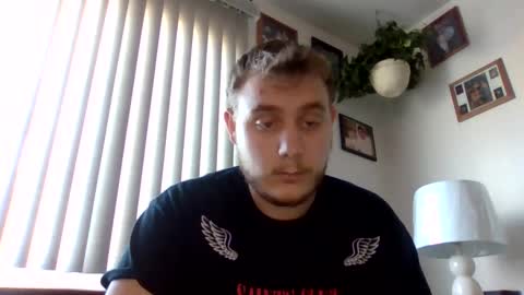 Snapshot of scream19899793553 chatting on 11/20/25, 05:23 scream19899793553 online show from 11/20/25, 05:23