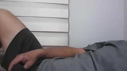 Snapshot of screw2 chatting on 11/05/25, 04:51 Evren online show from 11/05/25, 04:51