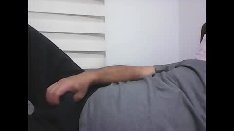 Snapshot of screw2 chatting on 11/22/25, 11:48 Evren online show from 11/22/25, 11:48