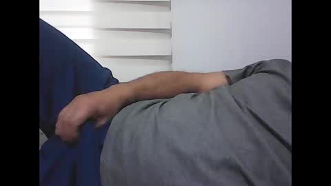 Snapshot of screw2 chatting on 11/30/25, 10:30 Evren online show from 11/30/25, 10:30