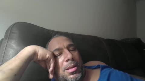 sdblkmale2131 online show from 10/28/25, 03:43