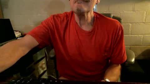 Snapshot of sdh69 chatting on 10/30/25, 04:41 eating pussy  sucking dick online show from 10/30/25, 04:41