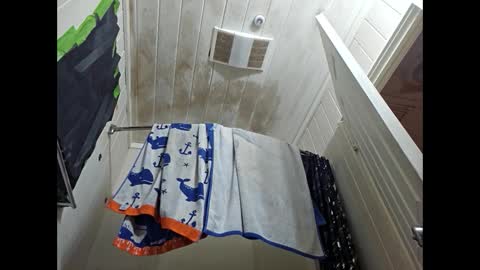 Snapshot of sdraftt45 chatting on 09/24/25, 05:44 Arin online show from 09/24/25, 05:44