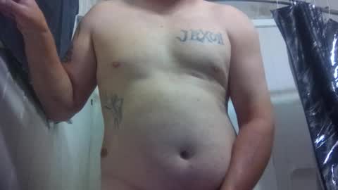 Snapshot of sdraftt45 chatting on 10/24/25, 01:03 Arin online show from 10/24/25, 01:03