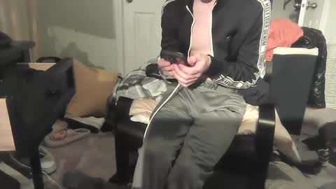 Snapshot of sdseventy chatting on 02/21/25, 08:18 ObvHype online show from 02/21/25, 08:18