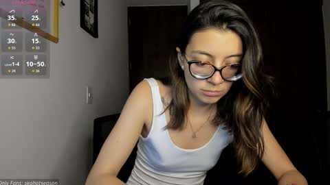 Snapshot of seahotseason chatting on 11/21/25, 12:21 Aria Independent model online show from 11/21/25, 12:21