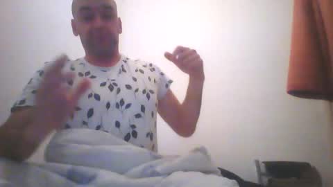 Snapshot of sean20775 chatting on 10/01/25, 12:44 Sean online show from 10/01/25, 12:44