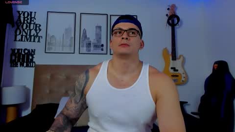 Snapshot of sean_carrera69 chatting on 12/18/25, 03:23 Sean Carrera online show from 12/18/25, 03:23