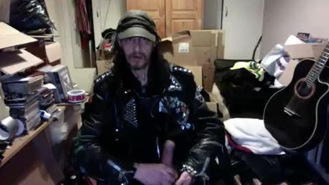 Snapshot of seasidesteve71 chatting on 04/19/26, 03:17 seasidesteve71 online show from 04/19/26, 03:17