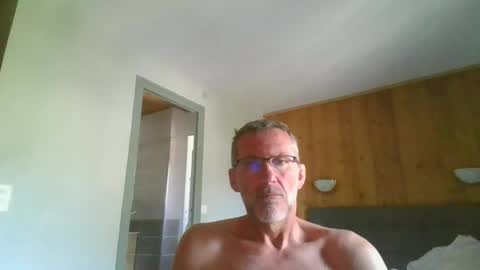 Snapshot of seb846894 chatting on 06/15/26, 03:25 seb846894 online show from 06/15/26, 03:25