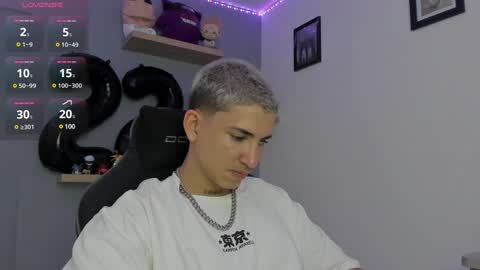 Snapshot of sebas__23 chatting on 12/25/24, 01:20 Sebastin online show from 12/25/24, 01:20