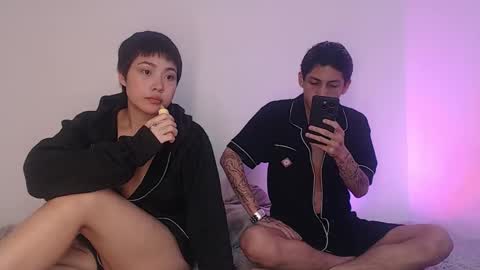 Snapshot of sebas_and_mila chatting on 10/22/25, 11:21 CAMILA Y SEBASTIAN online show from 10/22/25, 11:21