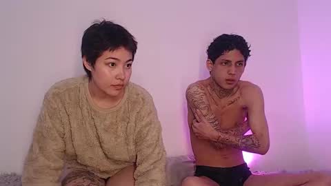 Snapshot of sebas_and_mila chatting on 10/28/25, 12:52 CAMILA Y SEBASTIAN online show from 10/28/25, 12:52