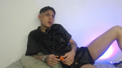 Snapshot of sebas_and_mila chatting on 01/17/26, 11:26 CAMILA Y SEBASTIAN online show from 01/17/26, 11:26
