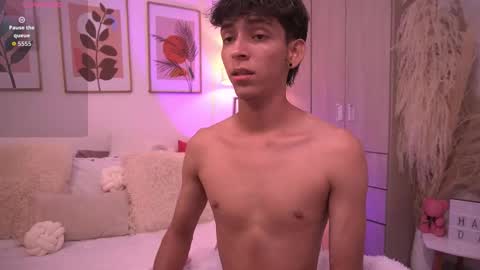 Snapshot of sebas_cat chatting on 12/18/25, 01:55 Sebastian Alvarez online show from 12/18/25, 01:55