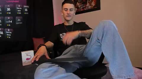 Snapshot of sebas_maverick chatting on 09/30/25, 03:55 Sebastian online show from 09/30/25, 03:55