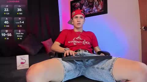 Snapshot of sebas_maverick chatting on 10/21/25, 11:33 Sebastian online show from 10/21/25, 11:33