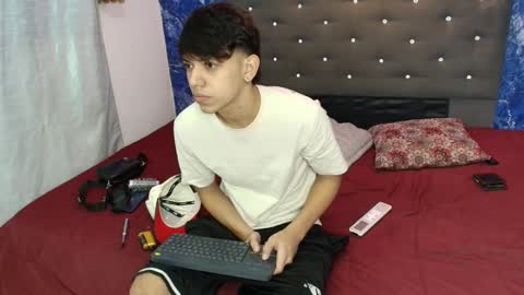 Snapshot of sebas_pretty7 chatting on 11/23/25, 12:38 sebas_pretty7 online show from 11/23/25, 12:38