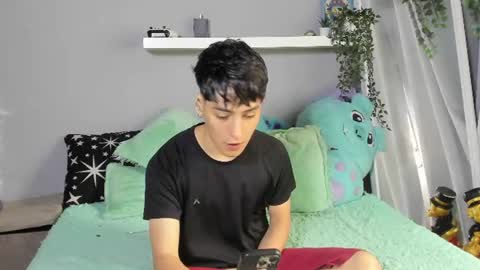 sebastian online show from 06/12/26, 01:43