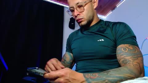 Snapshot of sebastian_025 chatting on 11/15/25, 08:33 Sebastian online show from 11/15/25, 08:33