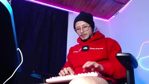 Snapshot of sebastian_025 chatting on 02/19/26, 04:41 Sebastian online show from 02/19/26, 04:41
