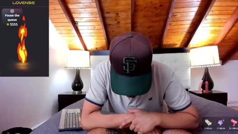 Snapshot of sebastian_berne chatting on 11/05/25, 06:41 Sebastian Berne online show from 11/05/25, 06:41