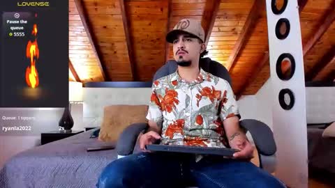 Snapshot of sebastian_berne chatting on 12/05/25, 07:21 Sebastian Berne online show from 12/05/25, 07:21