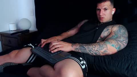 Sebastian online show from 06/12/26, 07:13