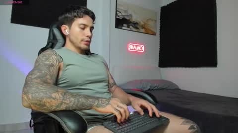 Lucian Sinclair online show from 11/15/25, 03:48