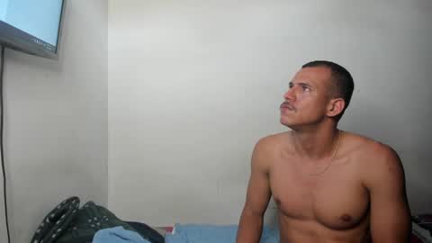 Snapshot of sebastianp13 chatting on 12/19/24, 04:35 sebatian palacios online show from 12/19/24, 04:35