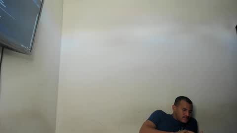 Snapshot of sebastianp13 chatting on 01/05/25, 03:45 sebatian palacios online show from 01/05/25, 03:45